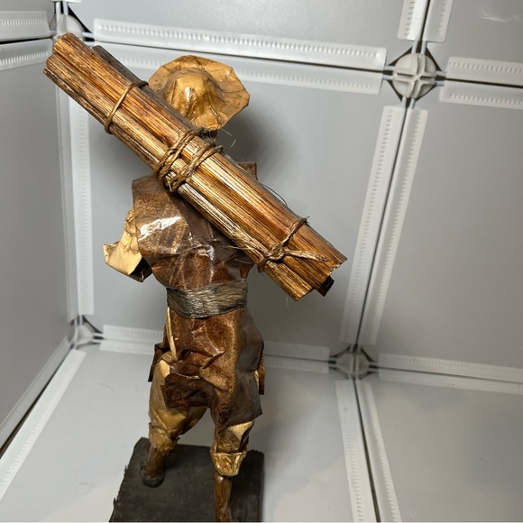 Vintage Mexican Folk Art Paper Mache Figurines Old Man Carrying Wood Logs 13” - Picture 4 of 5